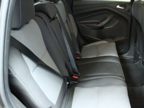 Used 2017 Ford Escape SE w/ Equipment Group 201A image 9