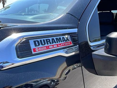 Used 2022 GMC Sierra 2500 Denali w/ Denali Black Diamond Edition AWD/4WD image 12