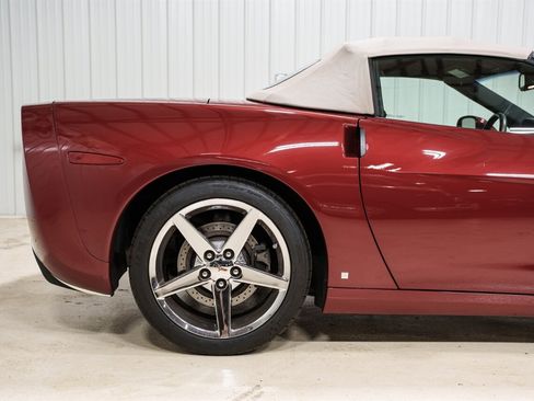 Used 2008 Chevrolet Corvette Convertible w/ Preferred Equipment Group RWD image 28