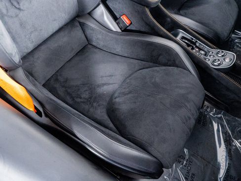 Used 2020 McLaren 600LT Spider image 33
