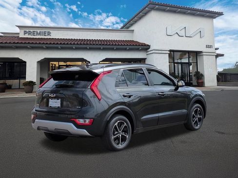 New 2026 Kia Niro EX FWD image 8