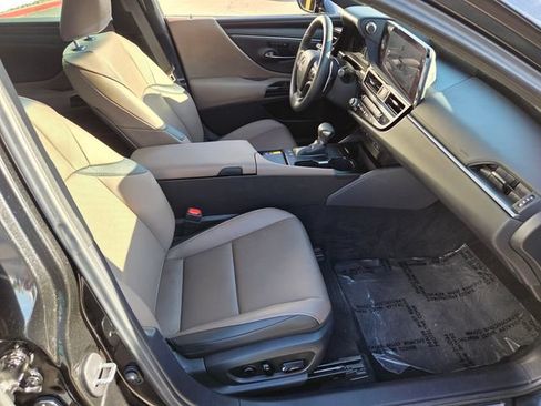 Used 2025 Lexus ES 300h w/ Premium Package FWD image 15