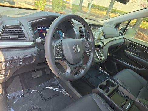 Certified 2024 Honda Odyssey EX-L image 17