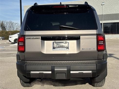 Used 2024 Toyota Land Cruiser image 6
