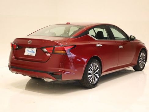Used 2025 Nissan Altima 2.5 SV FWD image 4