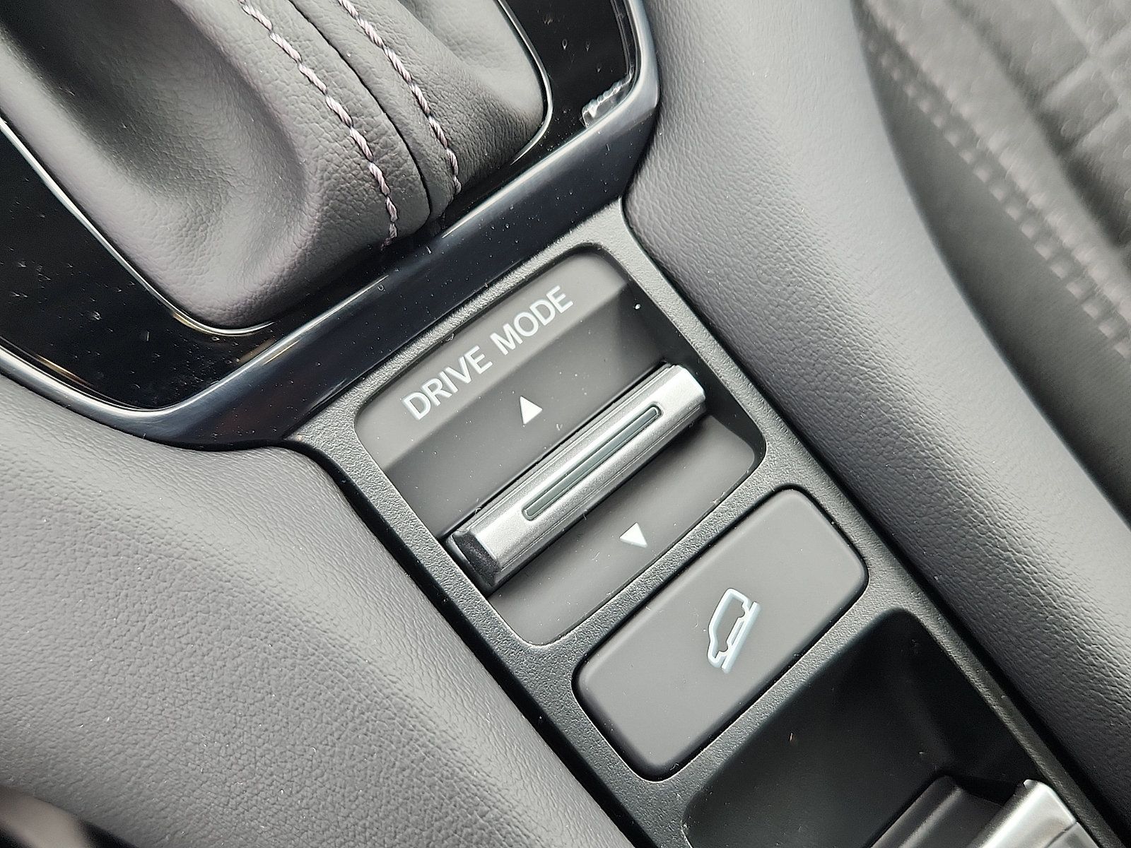 New 2027 Honda HR-V LX image 14