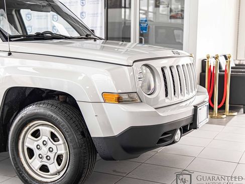 Used 2012 Jeep Patriot Sport image 4