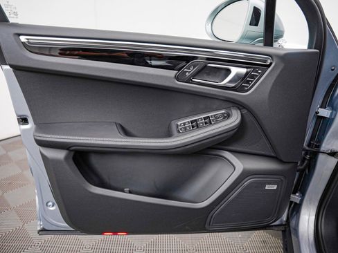 New 2026 Porsche Macan S image 27