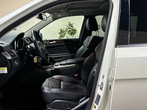 Used 2014 Mercedes-Benz GL 450 4MATIC image 14
