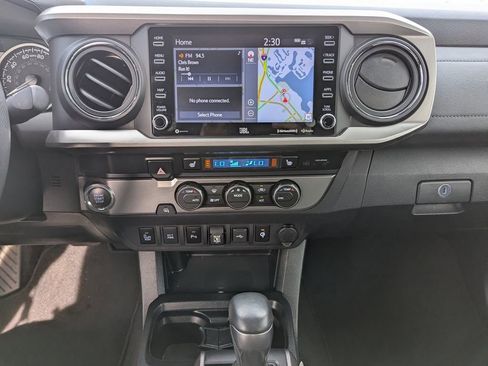 Used 2021 Toyota Tacoma Limited image 12