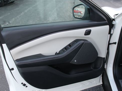 Used 2023 Ford Mustang Mach-E Premium image 21