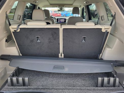 Used 2024 Volkswagen Atlas SEL Premium R-Line image 13