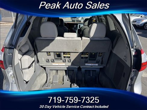Used 2016 Toyota Sienna XLE Premium image 35