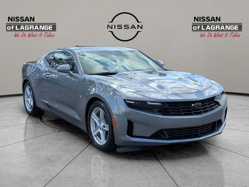 Used 2022 Chevrolet Camaro LT RWD image 3