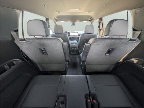 New 2026 Chevrolet Traverse LT w/ Driver Confidence Package image 35