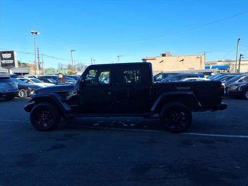 Used 2023 Jeep Gladiator Overland image 8