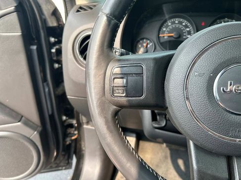 Used 2016 Jeep Patriot High Altitude image 19
