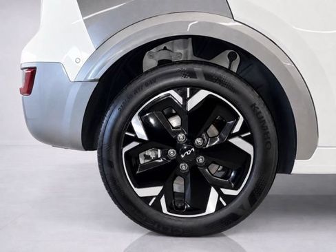 Used 2024 Kia Niro Wave w/ Wave Preserve Package FWD image 9