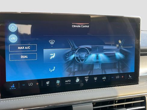 Used 2025 Lincoln Corsair AWD w/ Equipment Group 101A image 16