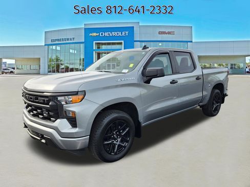 Used 2024 Chevrolet Silverado 1500 Custom image 3