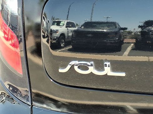 Used 2015 Kia Soul ! w/ Sun & Sound Package FWD image 17
