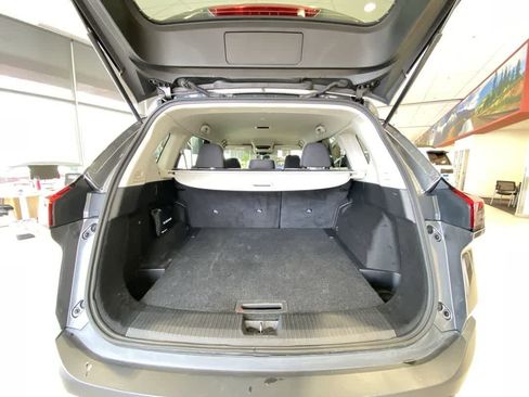 Used 2022 Nissan Rogue SV image 25