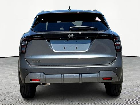 Used 2026 Nissan Kicks SV w/ SV Premium Package FWD image 5