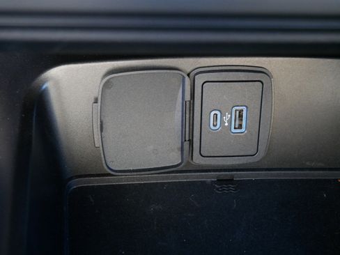 Used 2023 Ford Bronco Wildtrak image 32