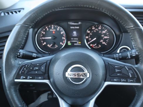 Used 2017 Nissan Rogue SV image 20