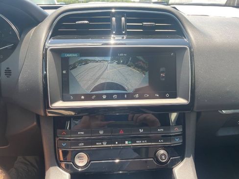 Used 2019 Jaguar F-PACE AWD/4WD image 28