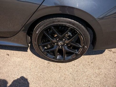 Used 2025 Honda Civic Sport image 11