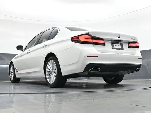 Used 2023 BMW 530i w/ Premium Package image 32