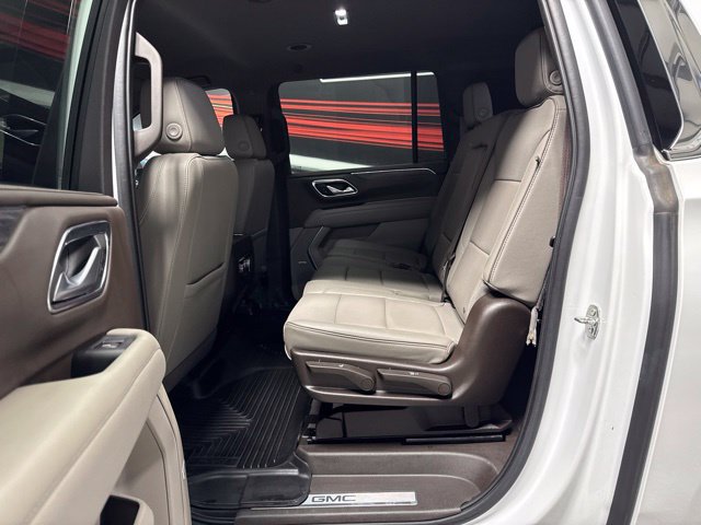 Used 2022 GMC Yukon XL SLT AWD/4WD image 14