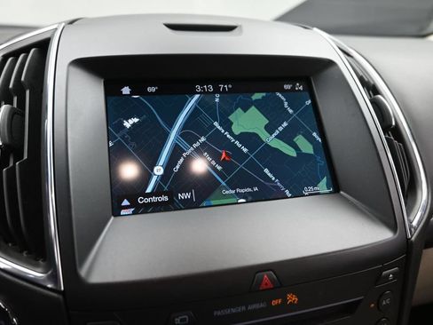 Used 2019 Ford Edge Titanium w/ Equipment Group 301A AWD/4WD image 20