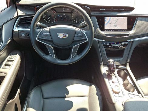 Used 2025 Cadillac XT5 Premium Luxury AWD/4WD image 11
