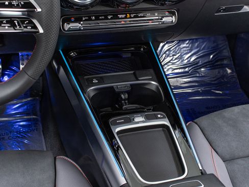 New 2024 Mercedes-Benz EQB 300 4MATIC image 25