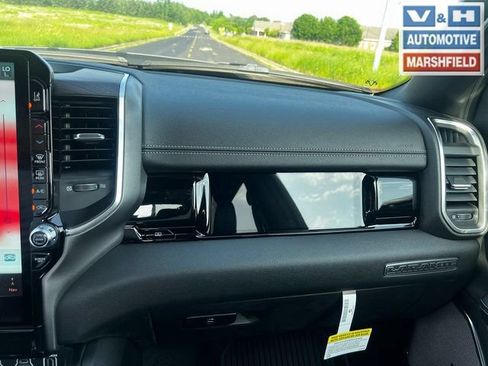 Used 2025 RAM 1500 Laramie AWD/4WD image 20