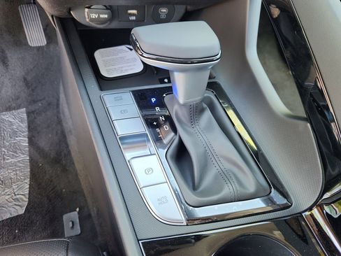 New 2026 Hyundai Elantra Limited FWD image 16