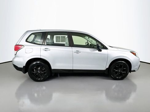 Used 2017 Subaru Forester 2.5i w/ Popular Package #2A AWD/4WD image 5