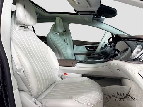 Used 2023 Mercedes-Benz EQS 580 4MATIC Sedan image 36