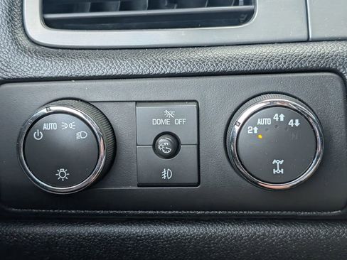 Used 2011 Chevrolet Tahoe LT image 12