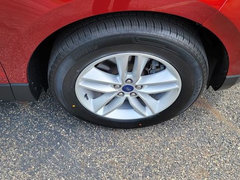 Used 2018 Ford Edge SEL w/ Equipment Group 201A AWD/4WD image 15