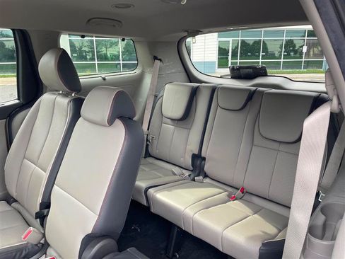 Used 2017 Kia Sedona LX w/ LX Essentials Premium Package FWD image 42