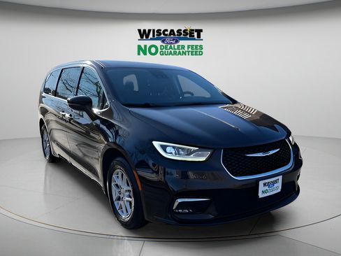 Used 2024 Chrysler Pacifica Touring-L FWD image 22