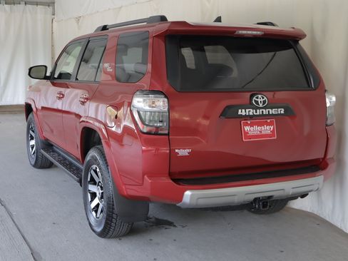 Used 2024 Toyota 4Runner TRD Off-Road Premium w/ Moonroof Package AWD/4WD image 29