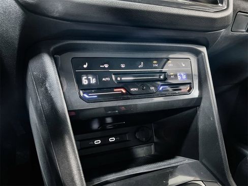 Used 2024 Volkswagen Tiguan SE image 34