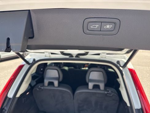 Used 2023 Volvo XC90 B5 Plus AWD/4WD image 11