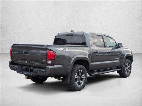 Used 2019 Toyota Tacoma TRD Sport AWD/4WD image 5