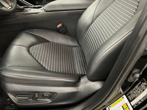 Used 2024 Toyota Camry SE FWD image 7