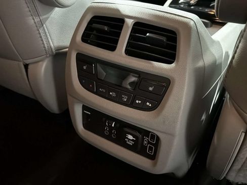 Used 2022 Honda Pilot Touring image 16